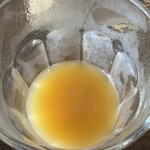 ピッツァ エ スヴァーゴ ディ プラウス - ◆スッコ ディ ペスカ（イタリアの桃のジュース）
      　¥500（税込）