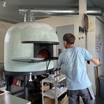 ピッツァ エ スヴァーゴ ディ プラウス - ピザ作成中