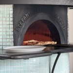 ピッツァ エ スヴァーゴ ディ プラウス - ピザ作成中