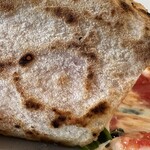 ピッツァ エ スヴァーゴ ディ プラウス - ◆マルゲリータ
      　トマトソース•モッツァレラ•バジル
      　¥1,500（税込）