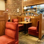 コメダ珈琲店 - 店内