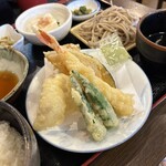 道の駅「信州蔦木宿」てのひら館 - 