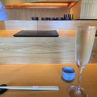 SUSHI TOKYO TEN、 横浜店 - グラスシャンパーニュ　なみなみ注いでくれました