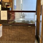 弁天島 山本亭 - 玄関のすっぽん達。君達もいつかは…