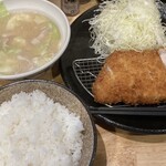 とんかつ 美濃屋 - ロースカツ定食