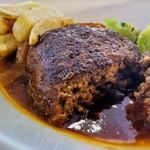 GARDEN RESTAURANT SPRING Rd. - ハンバーグの断面！