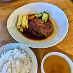 GARDEN RESTAURANT SPRING Rd. - 料理写真:煮込みハンバーグ、ソースの旨さはピカイチ！