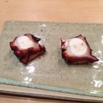 すし岩瀬 - Ｈ26.9 タコを塩で
