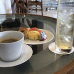 ライブラリーラウンジ＆バー - アフターーヌーンタイムも充実