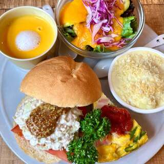 ピノ カフェ&ミール_0