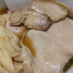 らぁ麺 たか山 - チャーシュー展開