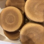 蜂楽饅頭 小倉井筒屋店 - 