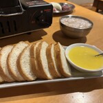 いちりき - パン   ☆ホルモンにパン？って思うかも知れませんがこれは頼むべし！