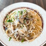 IL PLANETARIO - パンチェッタ、ツナ、キノコのカレッティエラ