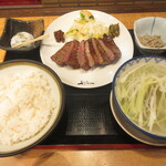 牛たん炭焼き 利久 - 