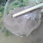 珉子ラーメン - チャーシューは薄味でやわらかい。 もも肉かなぁ？