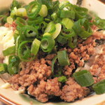 らー麺　笑 - そぼろ丼。マヨがかかってるのがたまらないんですー。