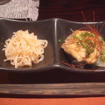 和敬 - お通し(14-09)たらこしらたきと鮭の南蛮漬け