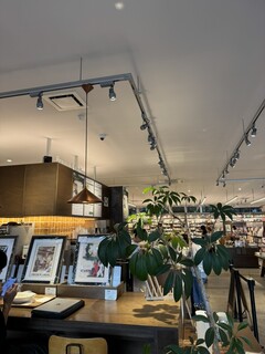 Bread & Coffee by MOTOTECA