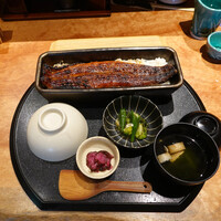 うなぎ四代目 菊川 恵比寿ガーデンプレイス店 - 香ばしい一本うなぎに・・