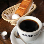 支留比亜珈琲店 - ブレンドコーヒー(380円)とモーニングトースト (2014.09現在)