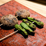 博多焼き鳥・野菜巻き・もつ鍋 かつぎや - 椎茸、ししとう