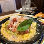 二階の洋品店 - 季節野菜のトマトソースオムレツ