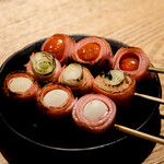 博多焼き鳥・野菜巻き・もつ鍋 かつぎや - うずら、レタス、トマト串