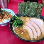 ラーメン 杉田家 千葉祐光店 - チャーシューメン 並 1,100円　味玉 130円　まぶし丼 250円