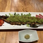 肉と中華メシ 幸 - 国産 鰻の白焼き 特製ネギソース　2,680円
                                （ネギだよ、アポカドじゃないよ）