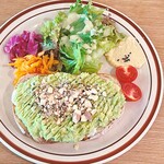 シー ザ フォレスト - アボカドトースト（サラダ付き）