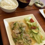 CAFE DE CHEVAL - 鶏肉塩焼き