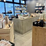 火の茶房 焼立てほうじ茶直売所 - 店内の様子