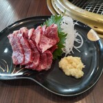 やきにく藤太 - 特選馬刺し一人前