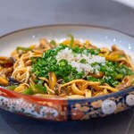 館山美食倶楽部 - 2025.7 タウナギとマコモダケの強火炒め