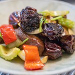 館山美食倶楽部 - 2025.7 キョンのロースの素揚げ唐辛子炒め