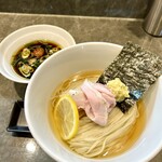 RAMEN ROOM 18 - 鰹昆布水のつけ麺