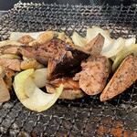 つぼやホルモン - 完成して、自分の前の焼き台に来ました。