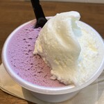 おかじ - ダブル(ミルク・ブルーベリーヨーグルト) 500円