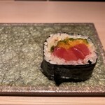 鮨 ひろ海 - トロたく巻き