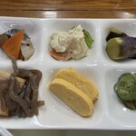 道の駅 吉野ヶ里 さざんか千坊館 - ちょっとずつおかずの盛られたプレート