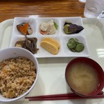 道の駅 吉野ヶ里 さざんか千坊館 - 料理写真:とりめし定食990円