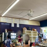 むぎ屋 - ほぼ、ご家族連れ、学生さんと言う地元の方のみ