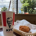 ケンタッキーフライドチキン - 料理写真:ドリンクLと、レッドホットチキン