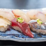磯料理 かね八寿し - 2025.7 にぎり寿し 地魚（3,960円）