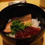 東郷 - 岩手産の秋鮭と筋子の親子御飯 2014.9.2x