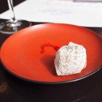 ひろ文 - 料理を待つ間に出た、貴船名物の栃もち。