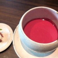 炅 - 小楢　ビーツのスープと味変のサワークリーム