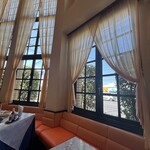 シャンゴ - 明るい店内