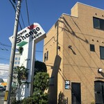 シャンゴ 問屋町本店 - 駐車場から(店の裏側)